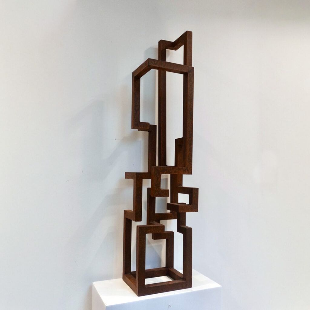 Gratte-Ciel 135, corten steel, 134 × 29 × 29 cm