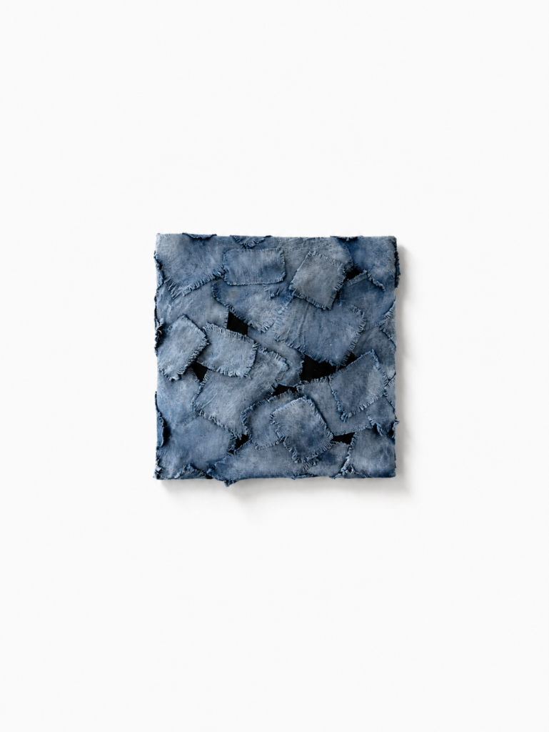 Overlappen, 2025, Mixed Media, 45 x 45 cm
